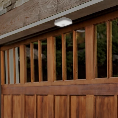 Brilliant Evolution Wireless Motion Sensor LED Ceiling Light White 6 Brilliant Evolution Wireless Motion Sensor LED Ceiling Light White - Image 6