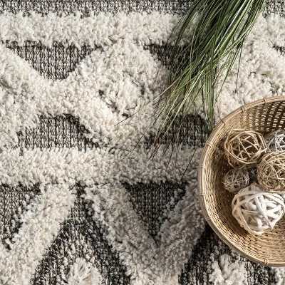 NuLOOM Rebecca High Low Textured Shaggy Area Rug 6 NuLOOM Rebecca High Low Textured Shaggy Area Rug - Image 6